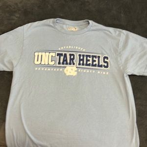 Unisex size large Carolina T-shirt